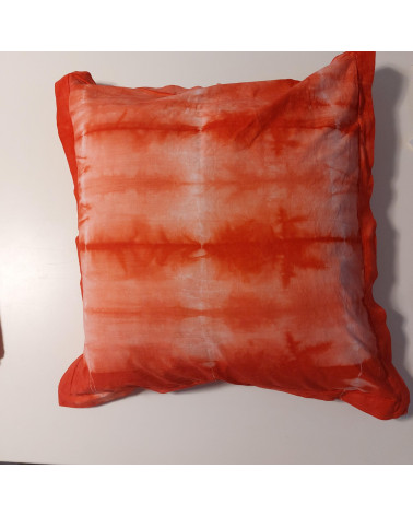 Oreiller, housse de coussin coton recyclé 60x60 motif tie and dye rouge